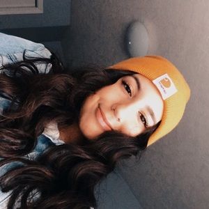 Meet your Posher, Nadia